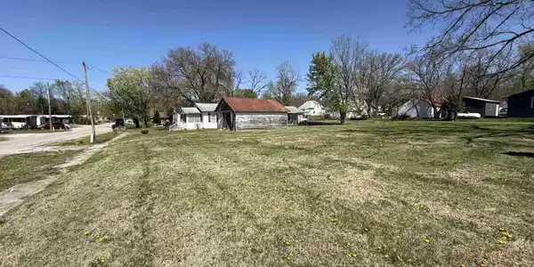 502 E Main