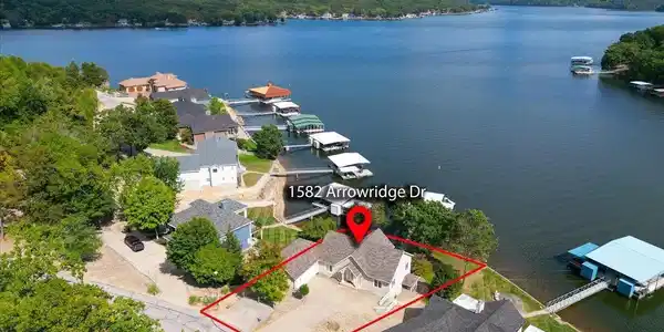 1582 Arrowridge