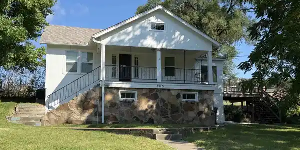 805 Commercial