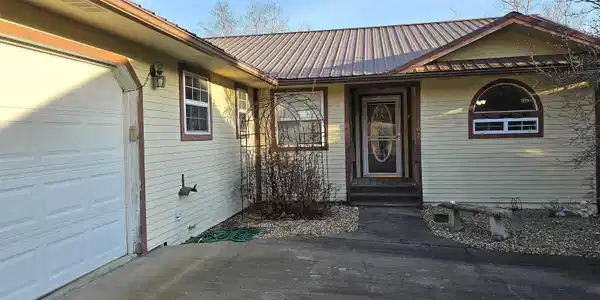 162 Silent Springs