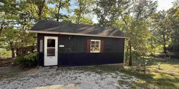 25422 Oak