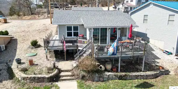 15704 Red Hollow