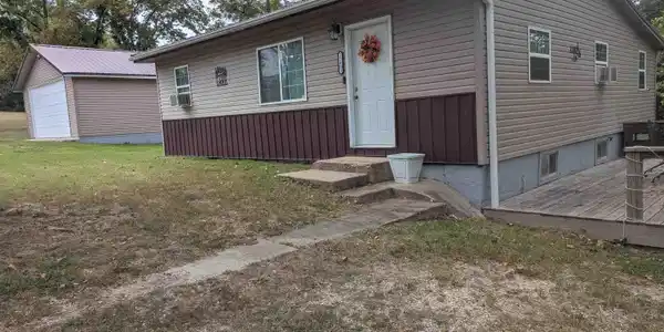 21405 River View