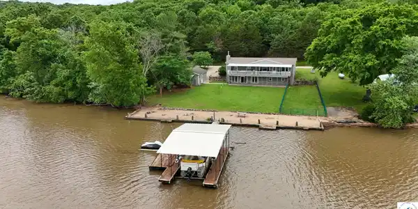 3135 Lick Creek