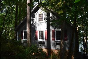 484 Lakeshore Road