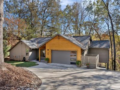 25 Mainsail Drive