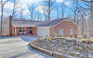28 Lindy Cove