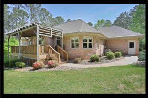 2612 Dog Leg Lane