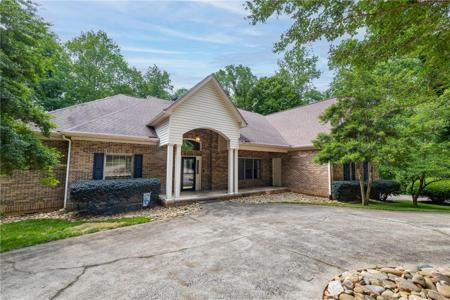 480 Pin Du Lac Drive