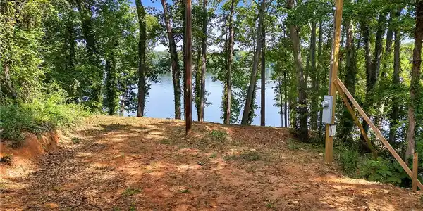 1907 Broadway Lake Road
