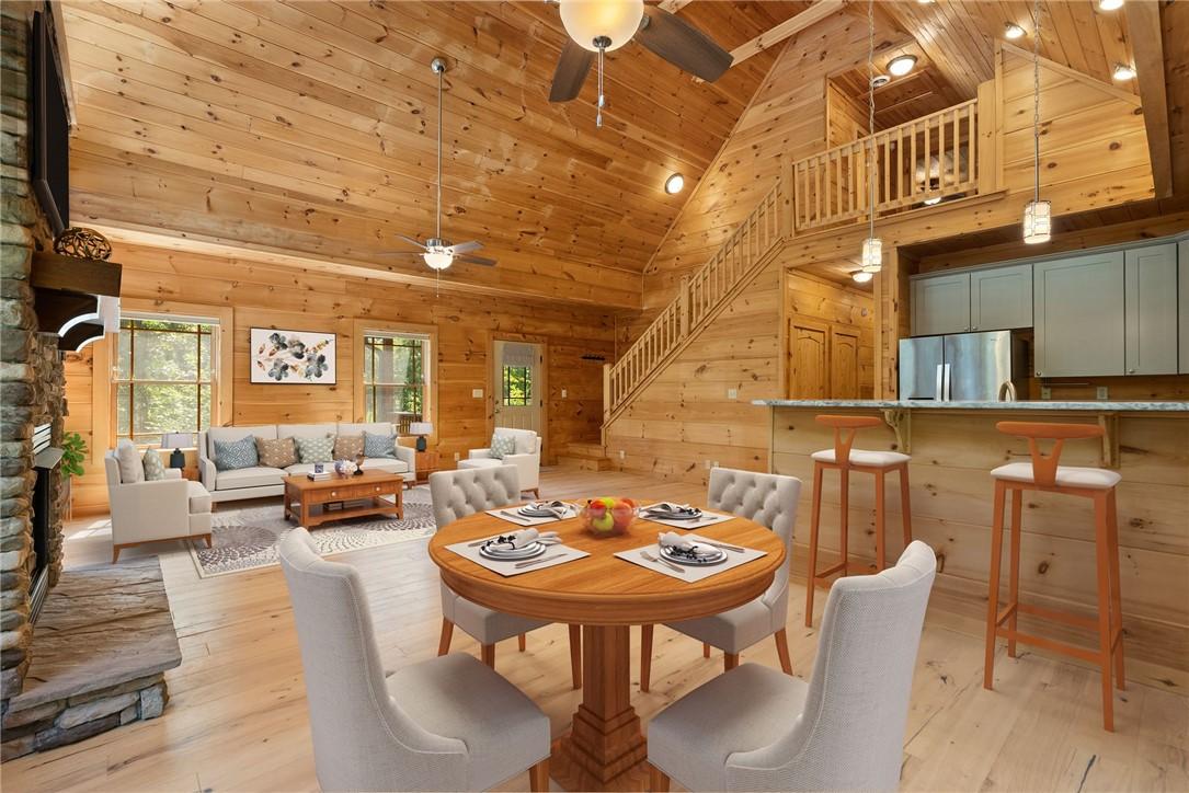 Image 3: Dining Area & Great Room