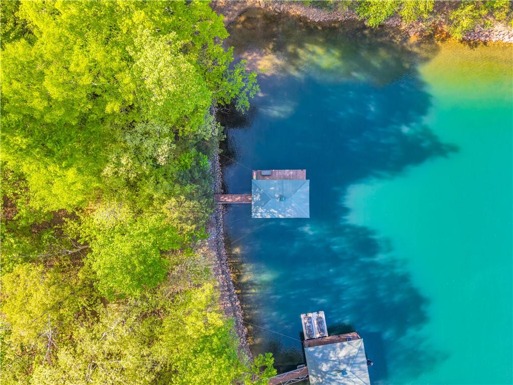 Image 4: This tranquil waterfront property offers private d