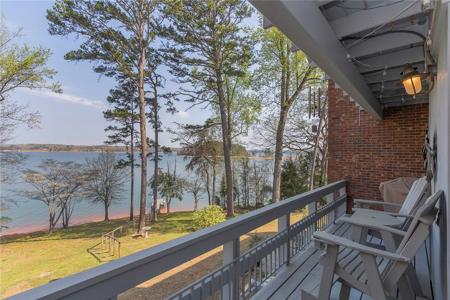 7 Harbor Gate Drive