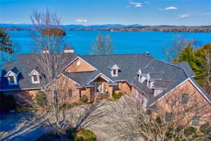 125 Wynward Pointe Drive