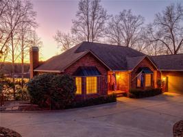 211 N Harbour Drive