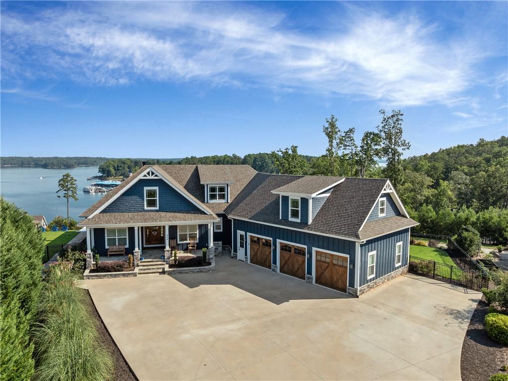 Image 4: 806 Mountain Way
