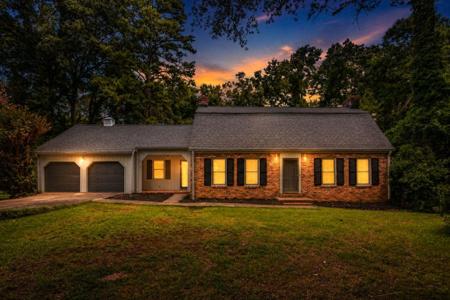 111 Lakeview Circle