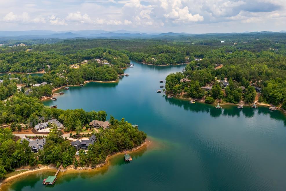 Image 4: Perched on the waterfront, this idyllic community
