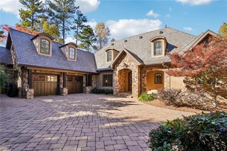 812 Top Ridge Drive