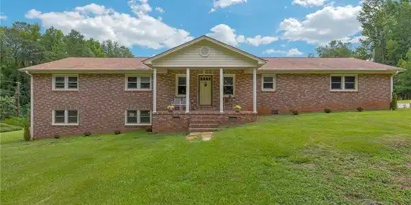 1219 Lakeside Drive