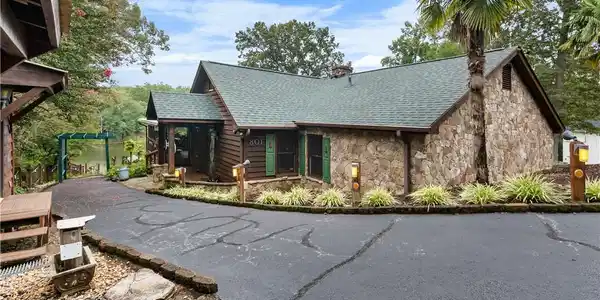 801 Mcfalls Circle