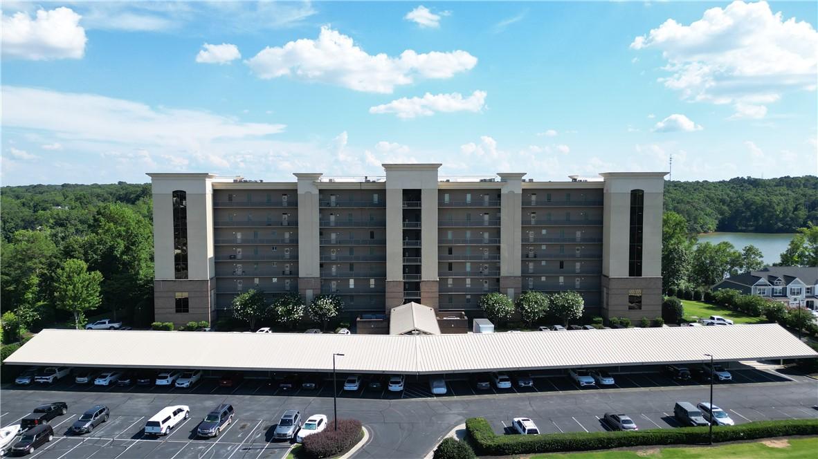 Image 3: Watermarke Condos with Reserved Covered Parking