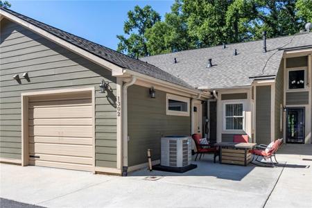 1302 Leeward Road