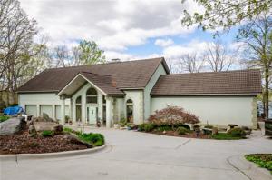 6 Cayuga Court