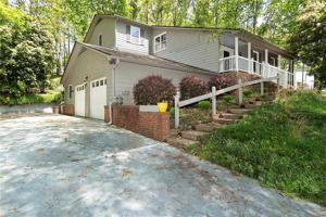 6 Lookout Lane