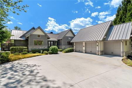 438 Winchester Lane