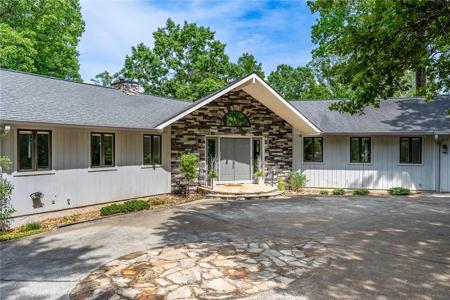 118 Beacon Ridge Circle