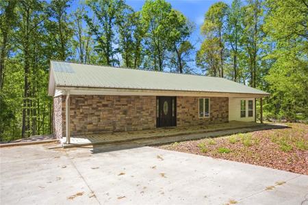 215 Boxwood Lane