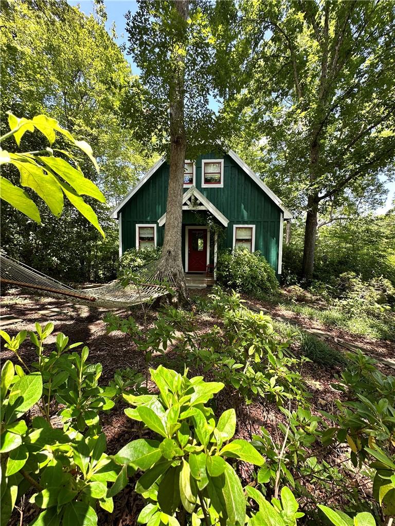 Image 2: Serene and lush - great place for a nap in the ham
