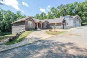 110 Poplar Pointe