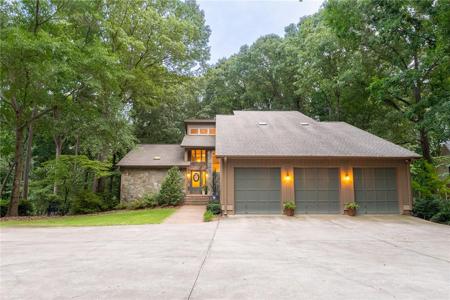 122 Paradise Cir Circle