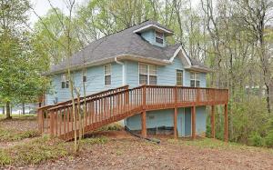 24 Forest Circle