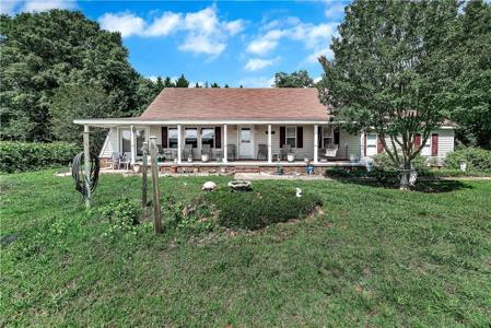 1100 Cherokee Road