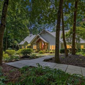 406 E Waterside Drive
