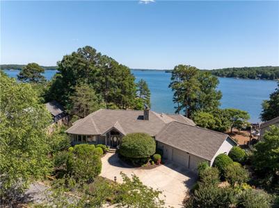 10 Beacon Drive