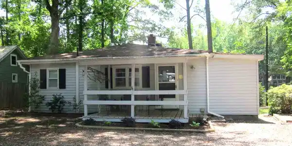 121 Vanwood Drive