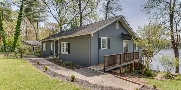 115 W Point Drive
