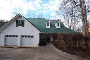524 Lakeshore Drive