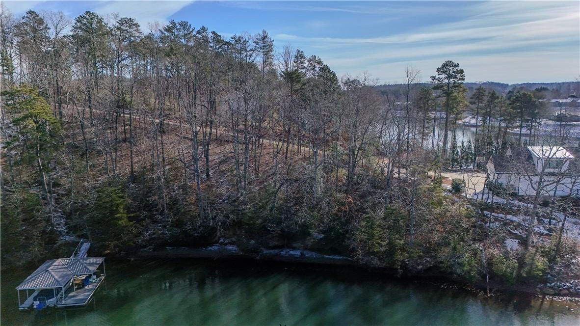 Image 1: Approximately 200 ft of waterfront