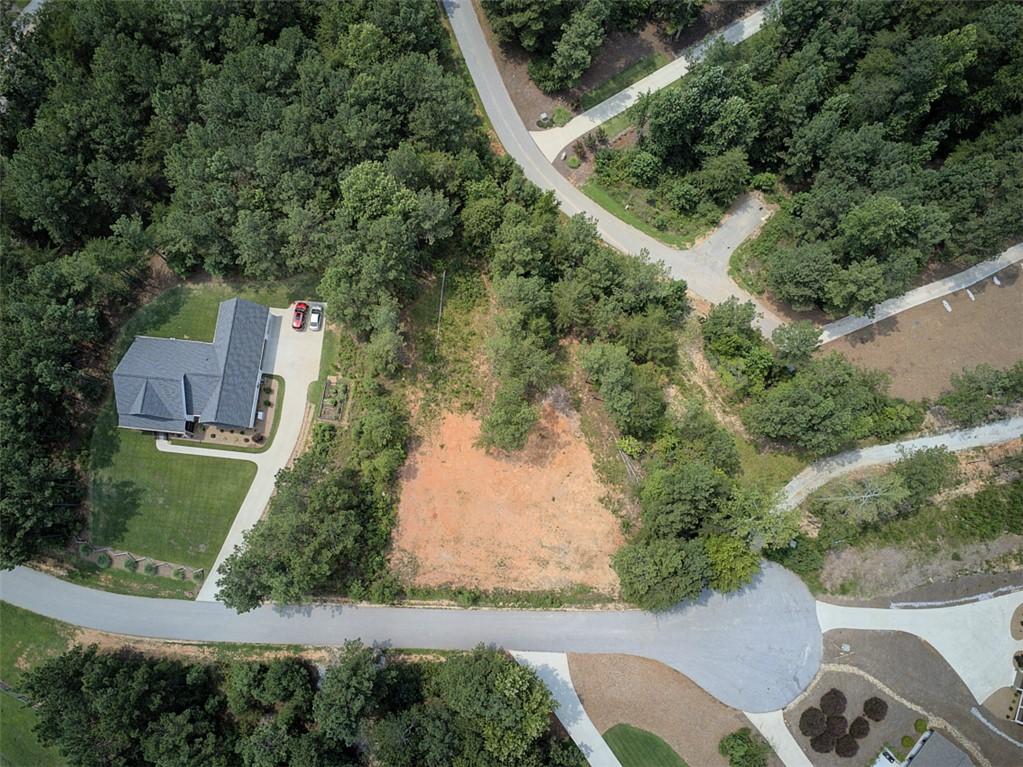 Image 4: A prime residential lot with a cul-de-sac and wind
