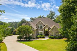 303 Pinehurst Court