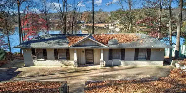 904 Lakeside Drive