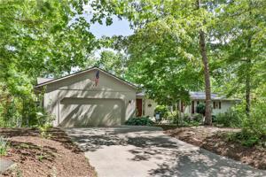 31 Commodore Drive