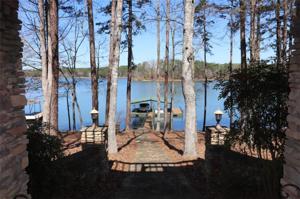 85 Aleja Point