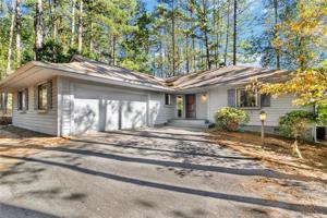 7 Golf Green Lane