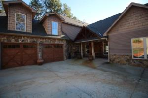137 W Waters Edge